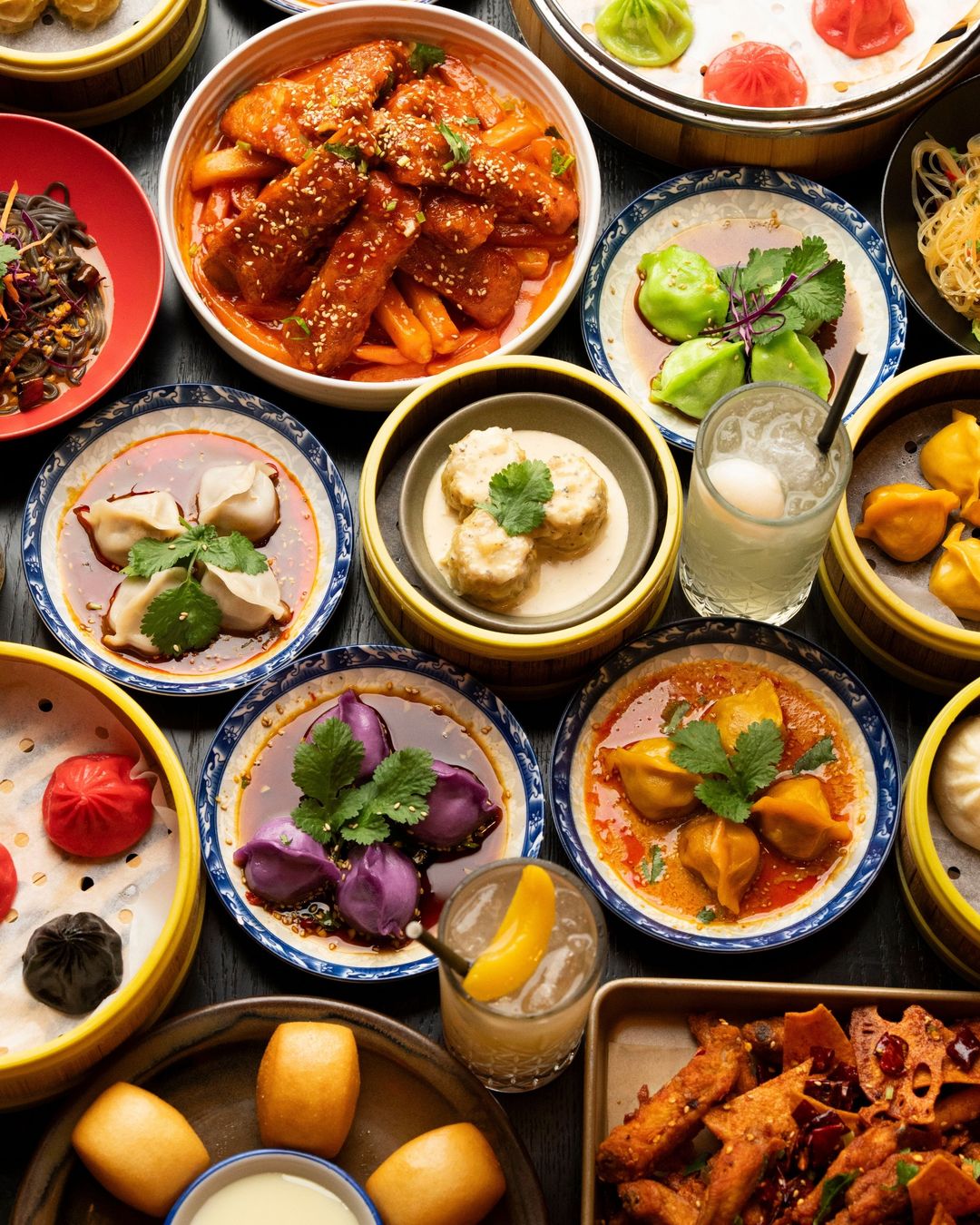 The full bottomless table